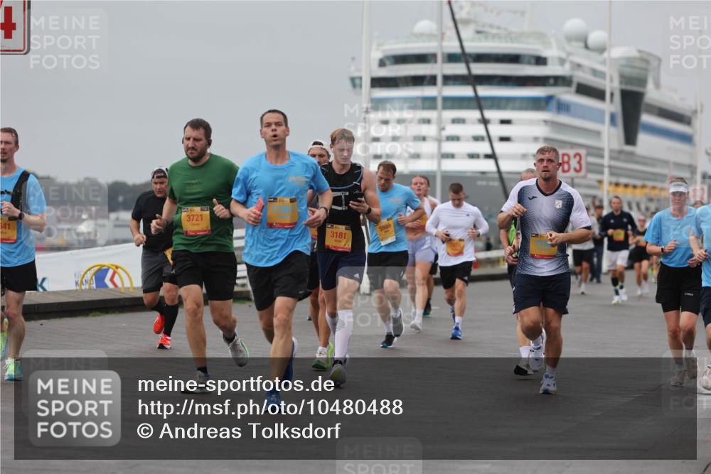13.09.2026 - Kiel Lauf Andreas Tolksdorf http://msf.ph/oto/10480488 13.09.2026 11:54:32 Kiellinie 3721, 641, 3181, 5985, 3 meine-sportfotos.de