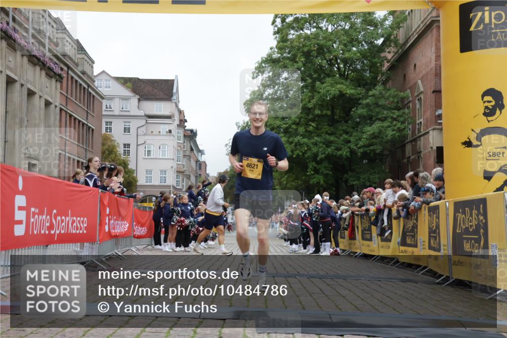 13.09.2026 - Kiel Lauf Yannick Fuchs http://msf.ph/oto/10484786 13.09.2026 10:22:51 Ziel 5326, 151, 4621, 5603, 8240, 9678, 10568, 4621, 8708 meine-sportfotos.de