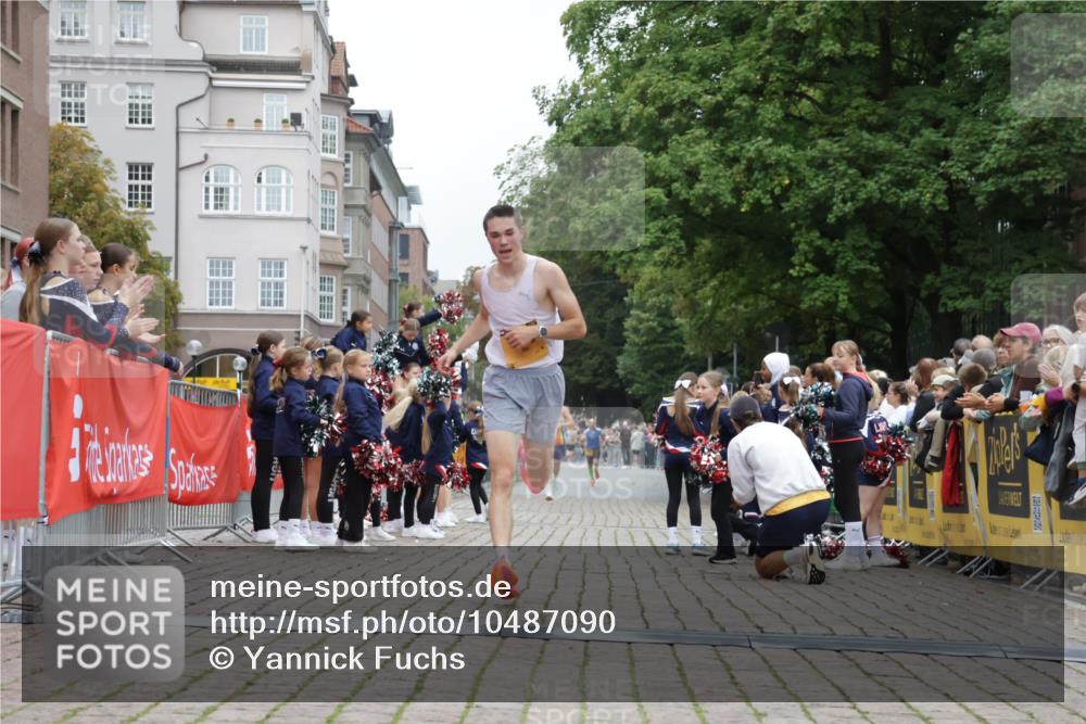 13.09.2026 - Kiel Lauf Yannick Fuchs http://msf.ph/oto/10487090 13.09.2026 10:23:01 Ziel 9678, 151, 5326, 5603, 8240, 3465, 4645, 8809, 10568, 8240 meine-sportfotos.de