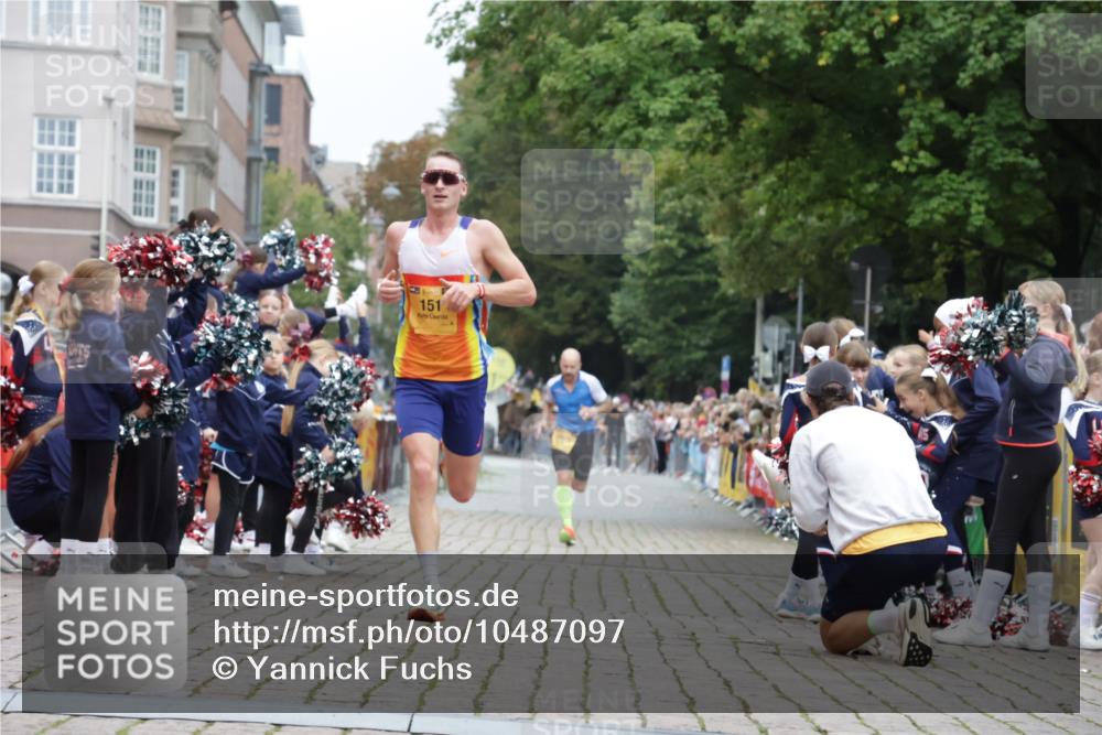 13.09.2026 - Kiel Lauf Yannick Fuchs http://msf.ph/oto/10487097 13.09.2026 10:23:08 Ziel 8809, 9678, 10568, 151, 5326, 5603, 3465, 4645, 6302, 151, 8240 meine-sportfotos.de