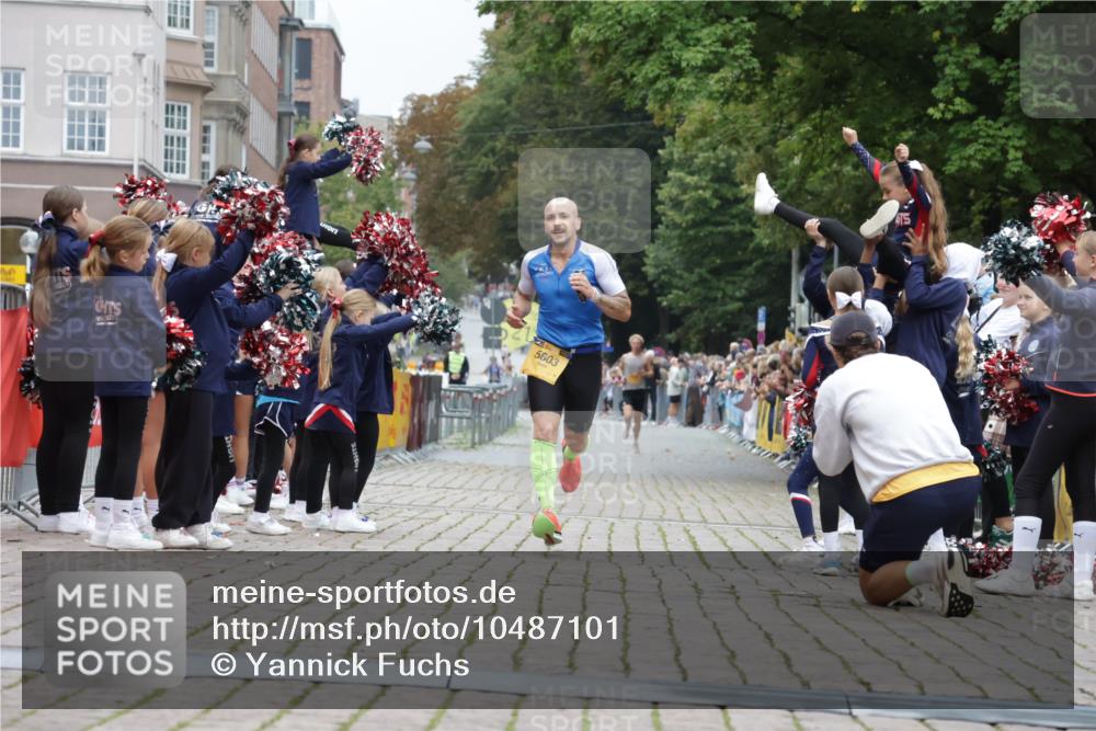13.09.2026 - Kiel Lauf Yannick Fuchs http://msf.ph/oto/10487101 13.09.2026 10:23:11 Ziel 3465, 8809, 9678, 10568, 5326, 5603, 4645, 6302, 151, 5603 meine-sportfotos.de