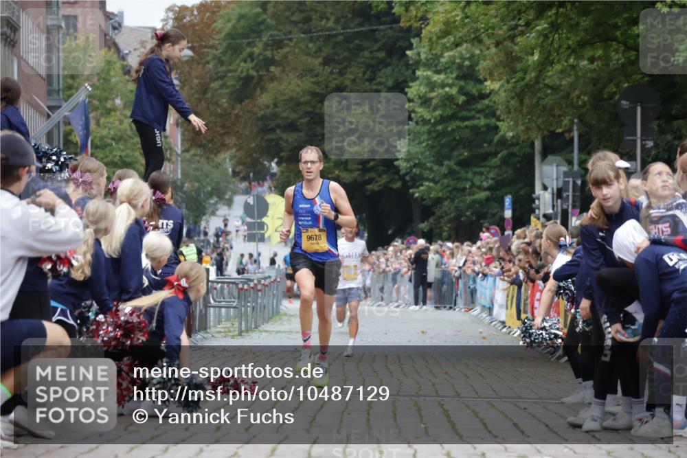 13.09.2026 - Kiel Lauf Yannick Fuchs http://msf.ph/oto/10487129 13.09.2026 10:23:34 Ziel 716, 2937, 6302, 3465, 4645, 8809, 9678, 10568 meine-sportfotos.de