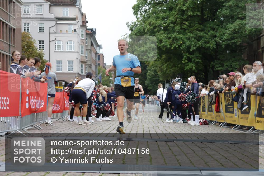 13.09.2026 - Kiel Lauf Yannick Fuchs http://msf.ph/oto/10487156 13.09.2026 10:23:50 Ziel 716, 2937, 3465, 4645, 6302, 6018, 6433, 3465, 8809, 10568 meine-sportfotos.de