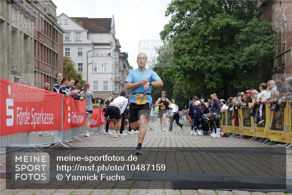 13.09.2026 - Kiel Lauf Yannick Fuchs http://msf.ph/oto/10487159 13.09.2026 10:23:51 Ziel 716, 2937, 3465, 4645, 6302, 6018, 6433, 7195, 3465, 4645, 8809, 10568 meine-sportfotos.de
