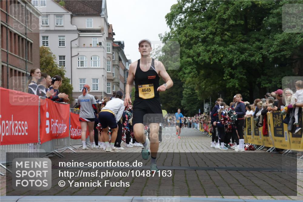 13.09.2026 - Kiel Lauf Yannick Fuchs http://msf.ph/oto/10487163 13.09.2026 10:23:53 Ziel 716, 2937, 4645, 6302, 6018, 6433, 7195, 3465, 4645, 8809 meine-sportfotos.de