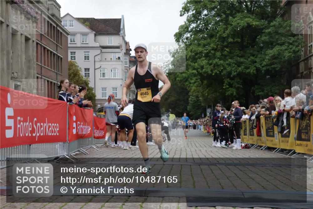 13.09.2026 - Kiel Lauf Yannick Fuchs http://msf.ph/oto/10487165 13.09.2026 10:23:54 Ziel 716, 2937, 4645, 6302, 6018, 6433, 7195, 3465, 4645, 8809 meine-sportfotos.de