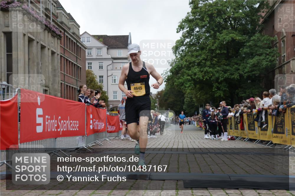 13.09.2026 - Kiel Lauf Yannick Fuchs http://msf.ph/oto/10487167 13.09.2026 10:23:54 Ziel 716, 2937, 4645, 6302, 6018, 6433, 7195, 3465, 4645, 8809 meine-sportfotos.de