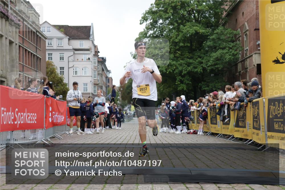 13.09.2026 - Kiel Lauf Yannick Fuchs http://msf.ph/oto/10487197 13.09.2026 10:24:13 Ziel 2664, 6018, 6433, 7195, 9298, 2937, 4199, 7457, 11647, 716, 2937 meine-sportfotos.de