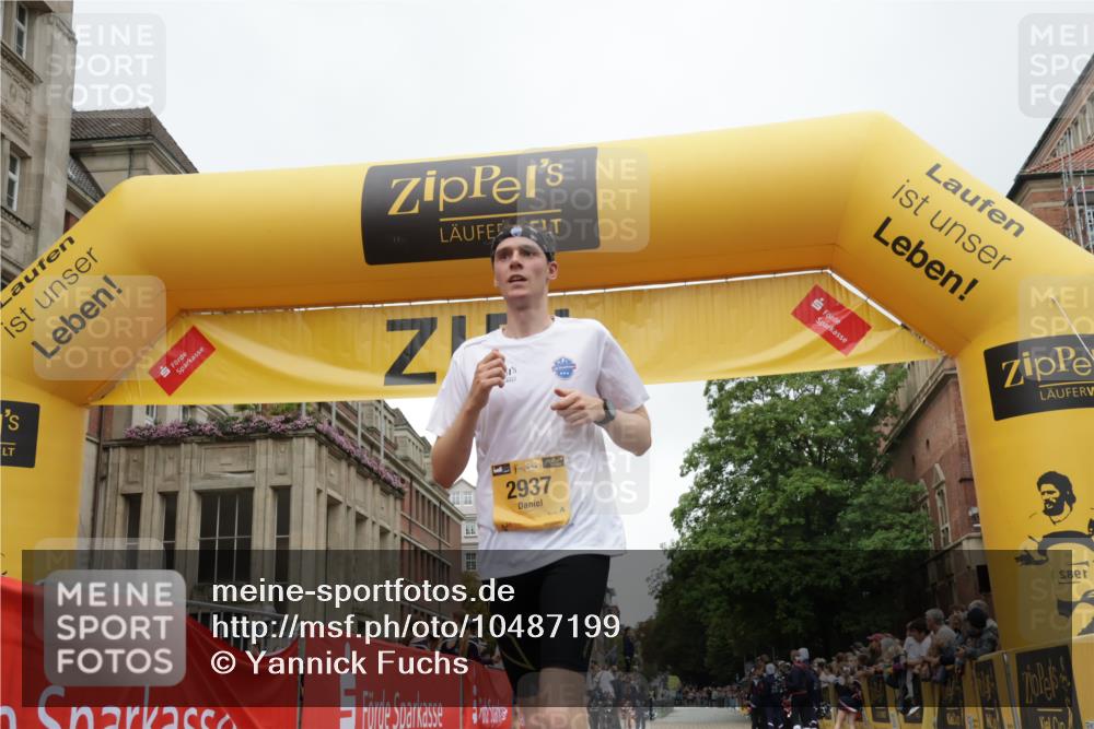 13.09.2026 - Kiel Lauf Yannick Fuchs http://msf.ph/oto/10487199 13.09.2026 10:24:15 Ziel 2664, 6018, 6433, 7195, 9298, 4199, 7457, 11647, 716, 2937 meine-sportfotos.de