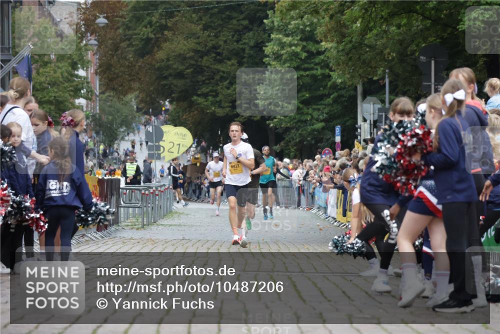 13.09.2026 - Kiel Lauf Yannick Fuchs http://msf.ph/oto/10487206 13.09.2026 10:24:34 Ziel 4199, 7457, 2664, 6018, 6433, 7195, 9298, 11647, 2158, 2501, 7233, 11798 meine-sportfotos.de
