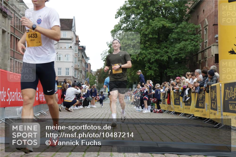 13.09.2026 - Kiel Lauf Yannick Fuchs http://msf.ph/oto/10487214 13.09.2026 10:24:44 Ziel 2158, 2501, 11798, 2664, 4199, 6018, 7195, 7457, 9298, 11647, 6174, 7069, 7233, 8656, 6018, 6433, 7195 meine-sportfotos.de