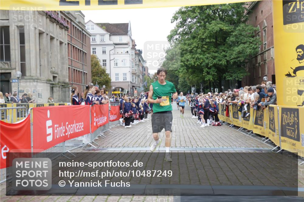 13.09.2026 - Kiel Lauf Yannick Fuchs http://msf.ph/oto/10487249 13.09.2026 10:25:16 Ziel 4858, 2158, 2501, 6174, 7069, 7233, 8656, 11798, 6958, 7377, 8566, 10095, 2501 meine-sportfotos.de