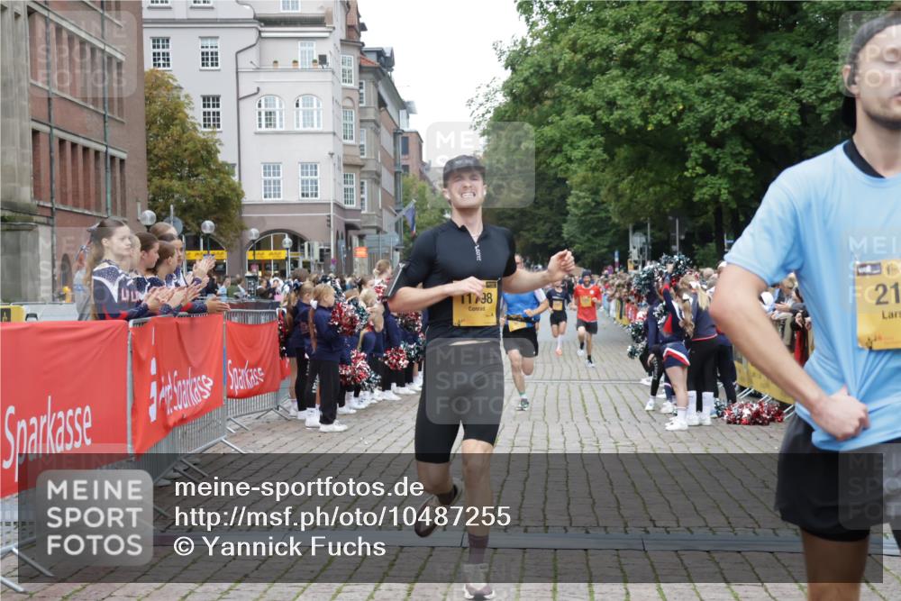 13.09.2026 - Kiel Lauf Yannick Fuchs http://msf.ph/oto/10487255 13.09.2026 10:25:24 Ziel 4858, 6958, 10095, 6174, 7069, 7233, 8656, 11798, 2084, 2107, 6585, 7377, 8566, 8643, 2158, 11798 meine-sportfotos.de