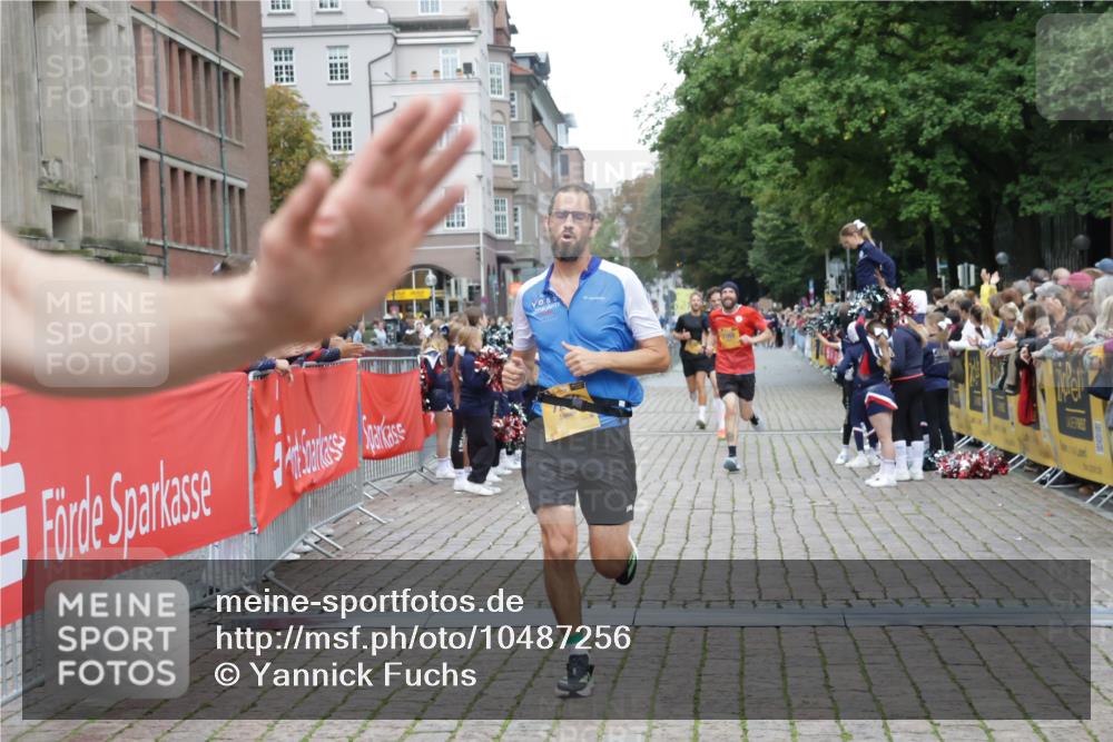 13.09.2026 - Kiel Lauf Yannick Fuchs http://msf.ph/oto/10487256 13.09.2026 10:25:28 Ziel 6958, 8566, 10095, 4858, 6174, 7069, 7233, 8656, 1625, 2084, 2107, 6585, 7377, 8643, 2158, 7069, 7233, 11798 meine-sportfotos.de