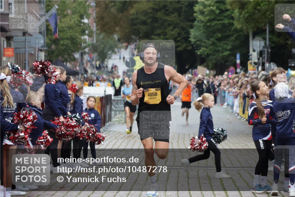 13.09.2026 - Kiel Lauf Yannick Fuchs http://msf.ph/oto/10487278 13.09.2026 10:25:49 Ziel 1625, 2084, 2107, 4463, 6585, 8643, 4858, 6585, 6958, 7377, 8566, 10095, 4167, 5001, 7595, 9077, 10850, 11169, 4858 meine-sportfotos.de