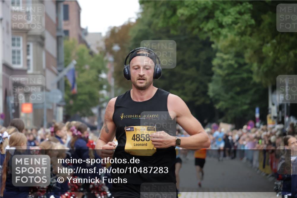 13.09.2026 - Kiel Lauf Yannick Fuchs http://msf.ph/oto/10487283 13.09.2026 10:25:51 Ziel 1625, 2084, 4463, 8643, 9077, 2084, 2107, 4858, 6585, 6958, 7377, 8566, 10095, 4167, 5001, 7595, 10850, 11169, 11348, 4858 meine-sportfotos.de