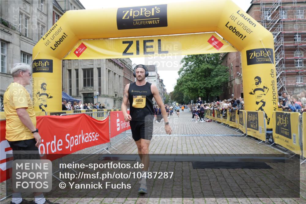 13.09.2026 - Kiel Lauf Yannick Fuchs http://msf.ph/oto/10487287 13.09.2026 10:25:54 Ziel 1625, 4463, 9077, 10850, 2084, 2107, 6585, 6958, 7377, 8566, 8643, 10095, 4167, 5001, 7595, 11169, 11348, 4858 meine-sportfotos.de