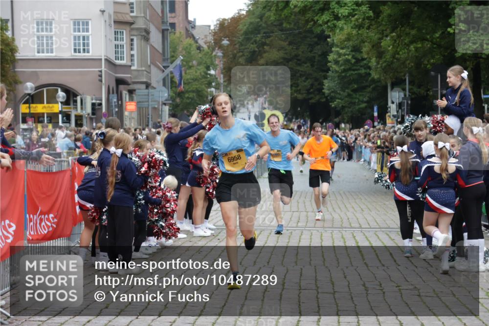 13.09.2026 - Kiel Lauf Yannick Fuchs http://msf.ph/oto/10487289 13.09.2026 10:25:58 Ziel 4167, 4463, 9077, 10850, 1625, 2084, 2107, 6585, 6958, 7377, 8566, 8643, 10095, 5001, 7294, 7595, 11169, 11348, 4858, 6958 meine-sportfotos.de