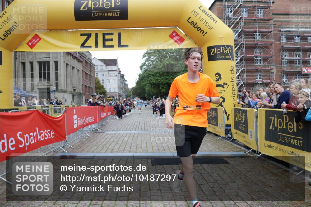 13.09.2026 - Kiel Lauf Yannick Fuchs http://msf.ph/oto/10487297 13.09.2026 10:26:07 Ziel 4167, 5001, 7595, 10850, 11169, 11348, 1625, 2084, 2107, 4463, 6585, 7377, 8643, 9077, 7294, 10034, 10964, 6958, 8566, 10095 meine-sportfotos.de