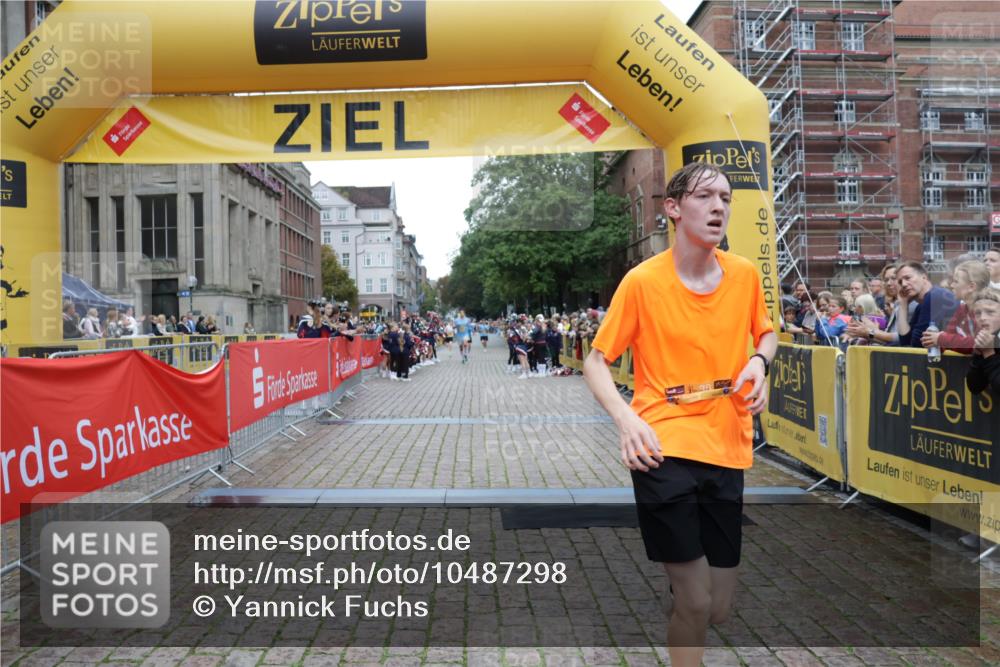 13.09.2026 - Kiel Lauf Yannick Fuchs http://msf.ph/oto/10487298 13.09.2026 10:26:07 Ziel 4167, 5001, 7595, 10850, 11169, 11348, 1625, 2084, 2107, 4463, 6585, 7377, 8643, 9077, 7294, 10034, 10964, 6958, 8566, 10095 meine-sportfotos.de