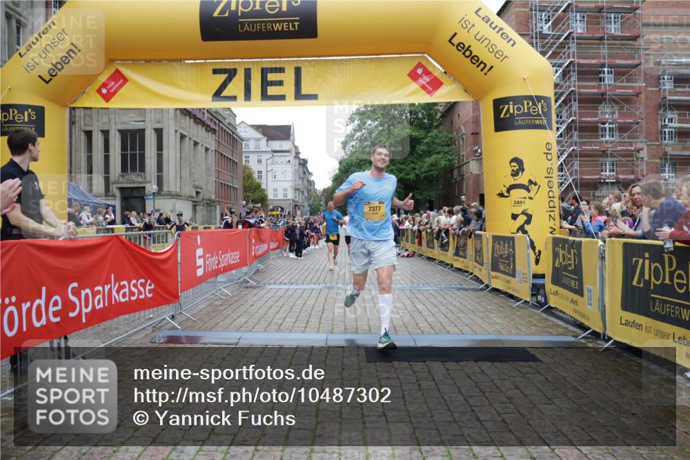 13.09.2026 - Kiel Lauf Yannick Fuchs http://msf.ph/oto/10487302 13.09.2026 10:26:12 Ziel 5001, 7294, 7595, 11169, 11348, 1625, 2084, 2107, 4167, 4463, 6585, 8643, 9077, 10850, 10034, 10964, 2107, 6585, 7377, 8566 meine-sportfotos.de
