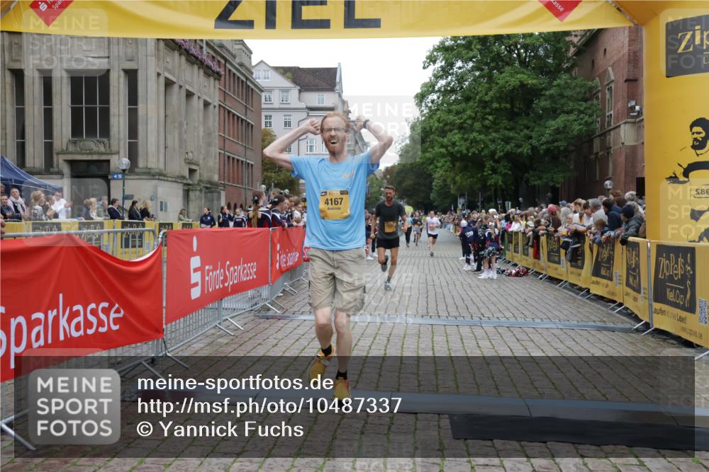 13.09.2026 - Kiel Lauf Yannick Fuchs http://msf.ph/oto/10487337 13.09.2026 10:26:37 Ziel 1102, 2244, 4278, 5001, 7294, 7595, 10034, 10964, 11169, 11348, 1717, 3945, 5484, 6509, 12421, 4167, 7595, 9077, 10850 meine-sportfotos.de