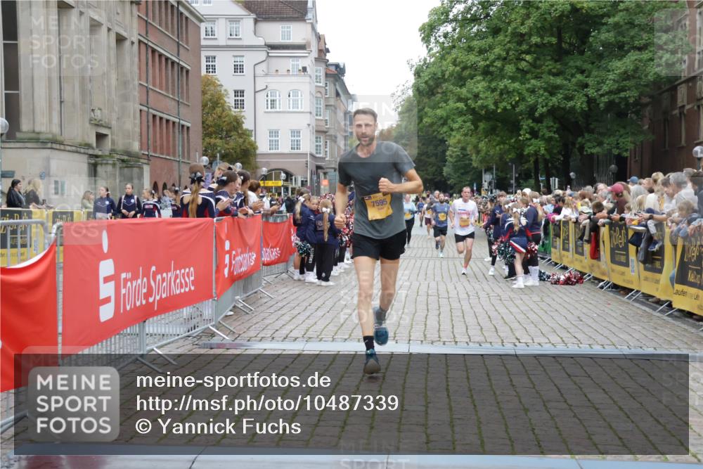 13.09.2026 - Kiel Lauf Yannick Fuchs http://msf.ph/oto/10487339 13.09.2026 10:26:39 Ziel 1102, 2244, 4278, 5001, 7294, 7595, 10034, 10964, 11169, 11348, 1717, 3945, 5484, 6509, 12421, 4167, 5001, 7595, 10850 meine-sportfotos.de