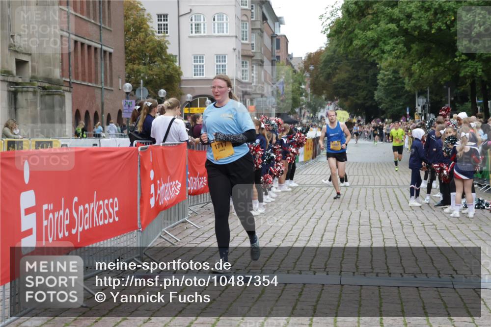 13.09.2026 - Kiel Lauf Yannick Fuchs http://msf.ph/oto/10487354 13.09.2026 10:26:51 Ziel 1102, 1717, 3945, 6509, 12421, 1102, 2244, 4278, 10034, 10964, 601, 1773, 1800, 5484, 9105, 12699, 12738, 7294, 11169, 11348 meine-sportfotos.de
