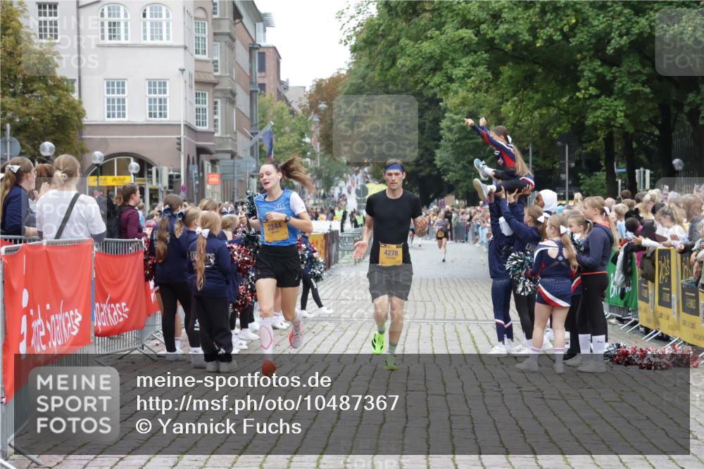 13.09.2026 - Kiel Lauf Yannick Fuchs http://msf.ph/oto/10487367 13.09.2026 10:27:09 Ziel 601, 1773, 1800, 9089, 9105, 12699, 12738, 1102, 1717, 2244, 3945, 4278, 5484, 6509, 12421, 1189, 1498, 6156, 8846, 10435, 10784, 2244, 4278 meine-sportfotos.de