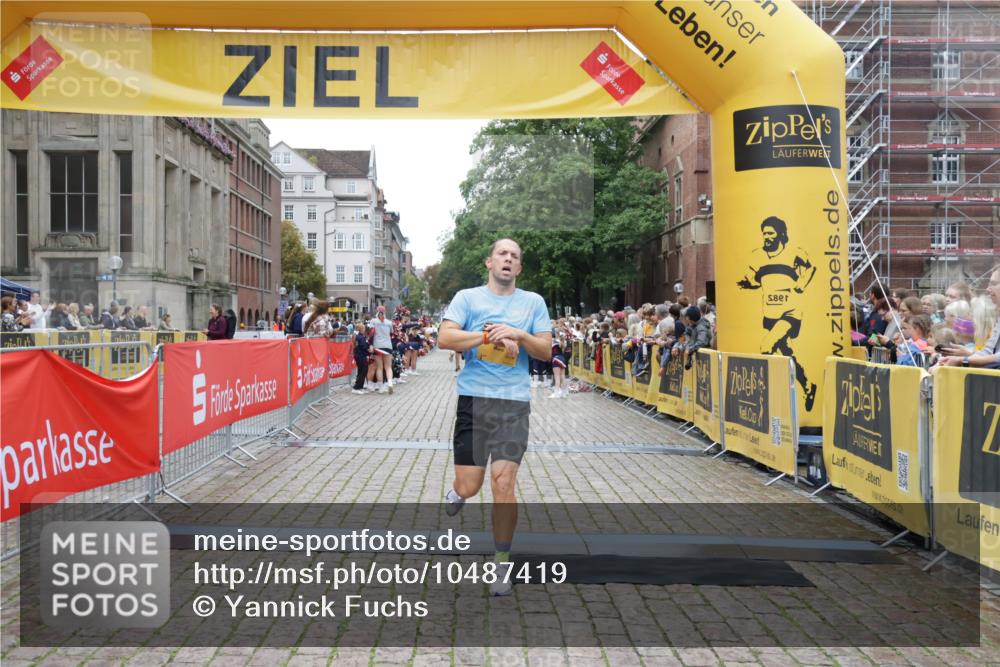 13.09.2026 - Kiel Lauf Yannick Fuchs http://msf.ph/oto/10487419 13.09.2026 10:27:51 Ziel 5513, 6621, 8276, 8919, 10520, 11062, 531, 1189, 1498, 4564, 5080, 6156, 8276, 8846, 9835, 10435, 10784, 754, 2181, 2226, 2303, 2814, 3199, 4814, 5124, 10906, 11744, 1773, 9089, 10435 meine-sportfotos.de