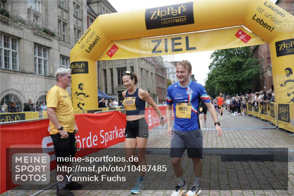 13.09.2026 - Kiel Lauf Yannick Fuchs http://msf.ph/oto/10487485 13.09.2026 10:28:35 Ziel 571, 1558, 2072, 2606, 3825, 4356, 6421, 6673, 8426, 11789, 754, 2181, 2226, 2303, 2814, 3199, 3518, 4814, 5124, 7484, 10260, 10468, 10906, 11744, 12745, 369, 760, 2673, 3756, 4054, 7096, 7361, 8581, 9704, 11701, 11786, 12308, 2226, 2303, 3199, 5124, 6621, 10520 meine-sportfotos.de
