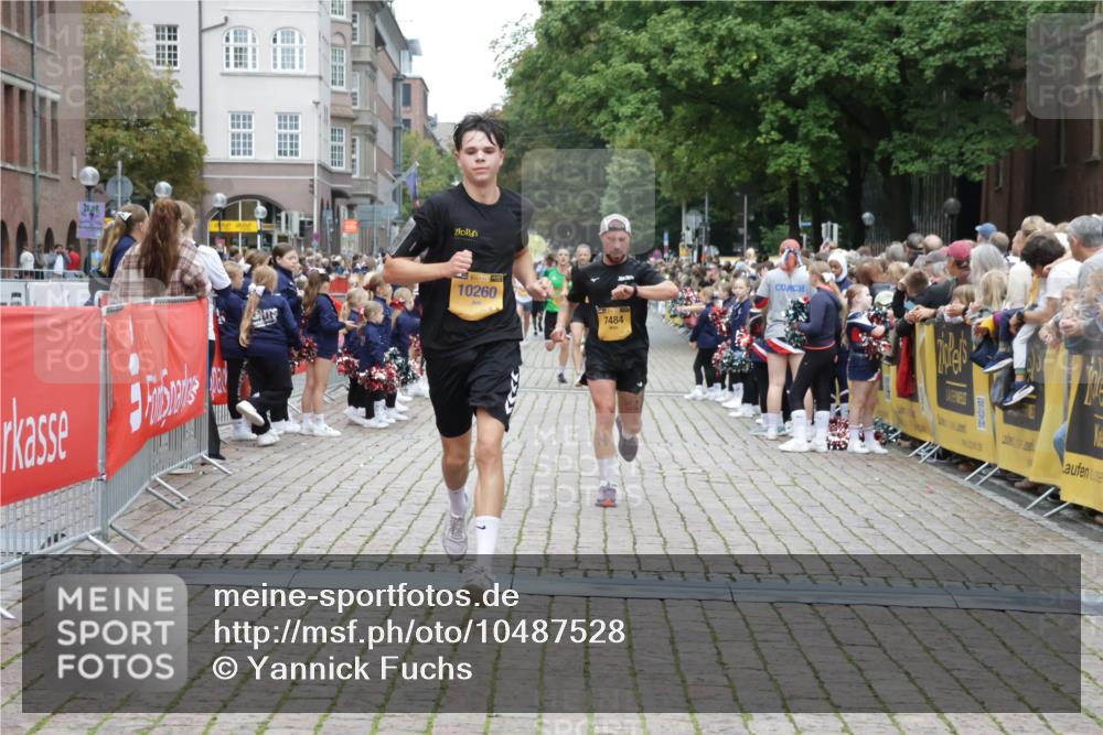 13.09.2026 - Kiel Lauf Yannick Fuchs http://msf.ph/oto/10487528 13.09.2026 10:28:58 Ziel 1514, 2152, 2673, 3951, 4054, 4410, 5213, 7426, 8581, 10163, 10539, 10547, 11278, 11786, 369, 571, 760, 1558, 2072, 2606, 3756, 3825, 4356, 6421, 6673, 7096, 7361, 7484, 8426, 9704, 10260, 11701, 11789, 12308, 296, 494, 1716, 1828, 1891, 3370, 3926, 4190, 4470, 5584, 8072, 10358, 11855, 12125, 3518, 7484, 10260, 12745 meine-sportfotos.de