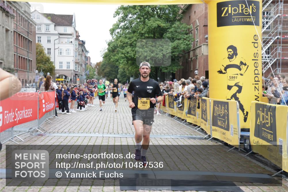 13.09.2026 - Kiel Lauf Yannick Fuchs http://msf.ph/oto/10487536 13.09.2026 10:29:00 Ziel 1514, 2152, 2673, 3370, 3951, 4410, 5213, 7426, 8581, 10163, 10539, 10547, 11278, 11786, 369, 571, 760, 1558, 2072, 2606, 3756, 3825, 4054, 4356, 6421, 6673, 7096, 7361, 8426, 9704, 11701, 11789, 12308, 296, 494, 1716, 1828, 1891, 3926, 4190, 4470, 5584, 8072, 10358, 10630, 11855, 12125, 7484, 10260 meine-sportfotos.de