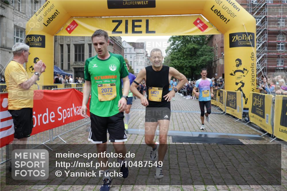 13.09.2026 - Kiel Lauf Yannick Fuchs http://msf.ph/oto/10487549 13.09.2026 10:29:06 Ziel 1514, 1716, 2152, 3370, 3926, 3951, 4190, 4410, 4470, 5213, 7426, 8072, 10163, 10539, 10547, 11278, 12125, 369, 571, 760, 1558, 2606, 2673, 3756, 3825, 4054, 4356, 5213, 6673, 7096, 7361, 8426, 8581, 9704, 11278, 11701, 11786, 11789, 12308, 296, 408, 494, 1828, 1891, 4744, 5143, 5584, 9984, 10358, 10630, 11222, 11462, 11594, 11855, 12332, 571, 2072, 2606, 3825, 6421, 6673, 7484 meine-sportfotos.de