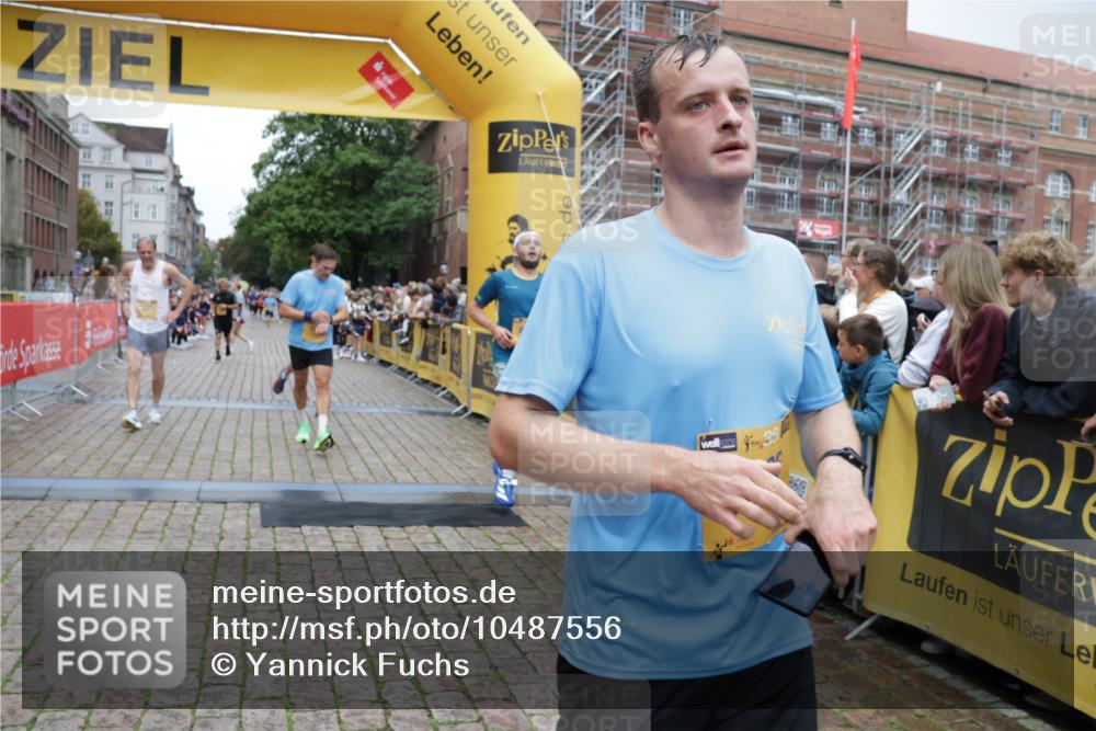 13.09.2026 - Kiel Lauf Yannick Fuchs http://msf.ph/oto/10487556 13.09.2026 10:29:10 Ziel 296, 494, 1514, 1716, 1891, 2152, 3370, 3926, 4190, 4470, 5584, 7426, 8072, 10163, 10539, 10547, 11855, 12125, 369, 760, 1558, 2673, 3756, 3951, 4054, 4356, 4410, 5213, 7096, 7361, 8426, 8581, 9704, 11278, 11701, 11786, 11789, 12308, 408, 1828, 4744, 5143, 9984, 10233, 10358, 10630, 11222, 11462, 11594, 12332, 571, 1558, 2072, 2606, 3825, 6421, 6673, 8426, 11789 meine-sportfotos.de