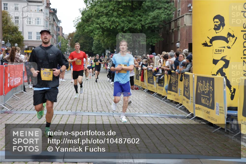 13.09.2026 - Kiel Lauf Yannick Fuchs http://msf.ph/oto/10487602 13.09.2026 10:29:30 Ziel 408, 878, 3177, 4336, 4744, 5143, 9984, 10233, 10624, 11222, 11462, 11594, 12093, 12332, 12675, 296, 494, 1514, 1716, 1828, 1891, 2152, 3370, 3926, 3951, 4190, 4410, 4470, 5213, 5584, 7426, 8072, 8581, 10163, 10358, 10539, 10547, 10630, 11278, 11855, 12125, 259, 5624, 6126, 6169, 8140, 12119, 12290, 12591, 2673, 4054, 5213, 8581, 11278, 11786 meine-sportfotos.de