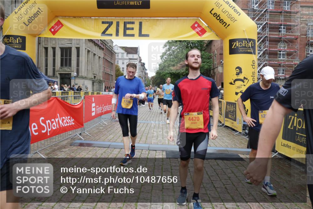 13.09.2026 - Kiel Lauf Yannick Fuchs http://msf.ph/oto/10487656 13.09.2026 10:29:46 Ziel 259, 5624, 6126, 6169, 8140, 12119, 12290, 12591, 296, 408, 494, 878, 1828, 1891, 3177, 3926, 4336, 4744, 5143, 5584, 9984, 10233, 10358, 10624, 10630, 11222, 11462, 11594, 11855, 12093, 12332, 12675, 3826, 5575, 5864, 9584, 10476, 12737, 296, 494, 1716, 1891, 3370, 3926, 4190, 4470, 5584, 8072, 11855, 12125 meine-sportfotos.de