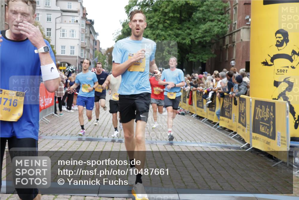 13.09.2026 - Kiel Lauf Yannick Fuchs http://msf.ph/oto/10487661 13.09.2026 10:29:47 Ziel 259, 5624, 6126, 6169, 8140, 12119, 12290, 12591, 259, 296, 408, 494, 878, 1828, 1891, 3177, 4336, 4744, 5143, 5584, 9984, 10233, 10358, 10624, 10630, 11222, 11462, 11594, 11855, 12093, 12332, 12675, 3826, 5082, 5575, 5864, 9584, 10476, 12737, 296, 494, 1716, 1891, 3370, 3926, 4190, 4470, 5584, 8072, 11855, 12125 meine-sportfotos.de