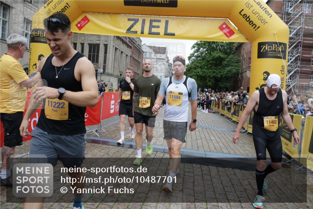 13.09.2026 - Kiel Lauf Yannick Fuchs http://msf.ph/oto/10487701 13.09.2026 10:30:03 Ziel 3826, 5082, 5575, 5864, 8582, 9584, 10476, 12737, 259, 878, 3177, 4336, 5624, 6126, 6169, 8140, 10624, 12093, 12119, 12290, 12591, 12675, 556, 563, 2762, 4438, 4471, 4477, 4837, 7152, 7691, 7818, 9644, 9669, 10019, 10129, 11781, 12491, 408, 4744, 5143, 9984, 10233, 11222, 11462, 11594, 12332 meine-sportfotos.de