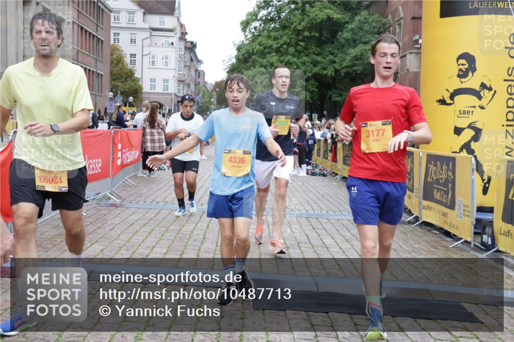 13.09.2026 - Kiel Lauf Yannick Fuchs http://msf.ph/oto/10487713 13.09.2026 10:30:10 Ziel 563, 3826, 4837, 5082, 5575, 7152, 7691, 7818, 8582, 9644, 259, 5624, 5864, 6126, 6169, 8140, 9584, 10476, 10624, 12119, 12290, 12591, 12675, 12737, 556, 629, 1203, 1454, 1734, 2762, 4438, 4471, 4477, 5384, 5967, 7844, 8122, 9669, 10019, 10129, 11781, 12491, 259, 878, 3177, 4336, 10624, 12093, 12675 meine-sportfotos.de