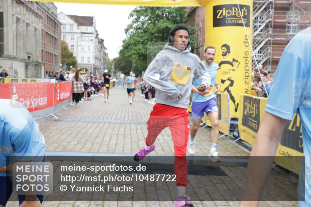 13.09.2026 - Kiel Lauf Yannick Fuchs http://msf.ph/oto/10487722 13.09.2026 10:30:17 Ziel 556, 563, 2762, 4471, 4477, 4837, 5082, 7152, 7691, 7818, 8582, 9644, 9669, 10019, 10129, 11781, 12491, 3826, 5082, 5575, 5624, 5864, 6169, 8140, 9584, 10476, 12290, 12591, 12737, 314, 457, 629, 1203, 1454, 1734, 2149, 2379, 2441, 2756, 4287, 4438, 5384, 5592, 5745, 5967, 7703, 7844, 8122, 9060, 10368, 11237, 259, 6126, 6169, 10624, 12119, 12290, 12591, 12675 meine-sportfotos.de