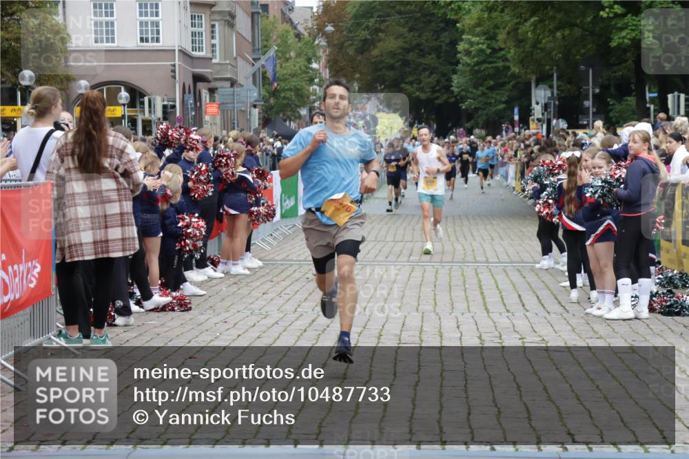 13.09.2026 - Kiel Lauf Yannick Fuchs http://msf.ph/oto/10487733 13.09.2026 10:30:28 Ziel 314, 629, 1203, 1454, 1734, 2149, 2756, 2762, 4438, 4471, 4477, 5384, 5967, 7703, 7844, 8122, 10129, 11781, 12491, 556, 563, 3826, 4837, 5082, 5575, 5864, 7152, 7691, 7818, 8582, 9584, 9644, 9669, 10019, 10476, 12737, 457, 2379, 2441, 4287, 5268, 5592, 5745, 6291, 8862, 9060, 9866, 9868, 10368, 11237, 5624, 8140, 10476 meine-sportfotos.de