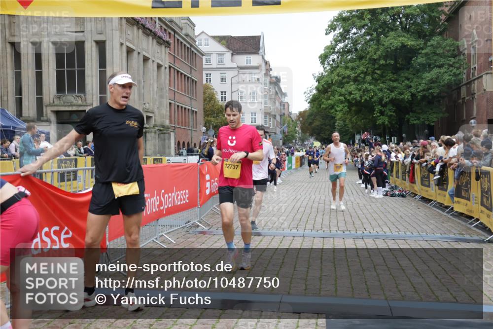 13.09.2026 - Kiel Lauf Yannick Fuchs http://msf.ph/oto/10487750 13.09.2026 10:30:32 Ziel 314, 457, 629, 1203, 1454, 1734, 2149, 2379, 2441, 2756, 4287, 4438, 5384, 5592, 5745, 5967, 7703, 7844, 8122, 9060, 10368, 11237, 556, 563, 2762, 3826, 4471, 4477, 4837, 5082, 5575, 5864, 7152, 7691, 7818, 8582, 9584, 9644, 9669, 10019, 10129, 11781, 12491, 12737, 1574, 1726, 5268, 6291, 8862, 9866, 9868, 12566, 5864, 9584, 10476, 12737 meine-sportfotos.de