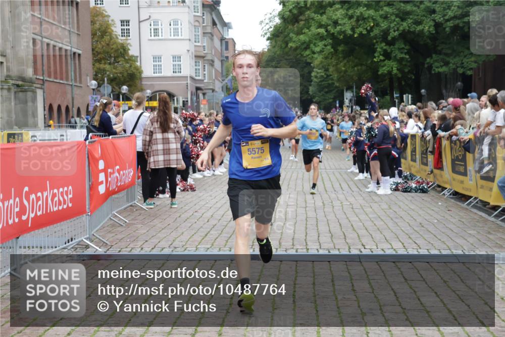 13.09.2026 - Kiel Lauf Yannick Fuchs http://msf.ph/oto/10487764 13.09.2026 10:30:40 Ziel 314, 457, 2149, 2379, 2441, 2756, 4287, 5268, 5592, 5745, 6291, 7703, 8862, 9060, 10368, 11237, 556, 563, 629, 1203, 1454, 1734, 2762, 4438, 4471, 4477, 4837, 5082, 5384, 5575, 5967, 7152, 7691, 7818, 7844, 8122, 8582, 9644, 9669, 10019, 10129, 11781, 12491, 419, 1574, 1726, 3298, 4933, 6450, 9866, 9868, 9919, 10543, 11040, 12566, 3826, 5082, 5575, 5864, 8582, 9584 meine-sportfotos.de