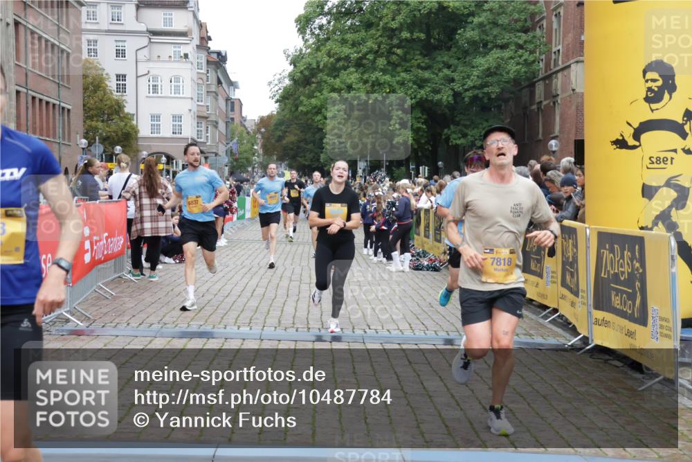 13.09.2026 - Kiel Lauf Yannick Fuchs http://msf.ph/oto/10487784 13.09.2026 10:30:48 Ziel 1574, 1726, 5268, 6291, 8862, 9866, 9868, 10543, 12566, 314, 457, 556, 629, 1203, 1454, 1734, 2149, 2379, 2441, 2756, 2762, 4287, 4438, 4471, 4477, 4837, 5384, 5592, 5745, 5967, 7691, 7703, 7844, 8122, 9060, 9644, 9669, 10019, 10129, 10368, 11237, 11781, 12491, 419, 967, 1187, 3298, 4933, 5612, 6450, 9919, 11040, 11669, 556, 563, 4837, 5082, 7152, 7691, 7818, 8582, 9644, 9669 meine-sportfotos.de