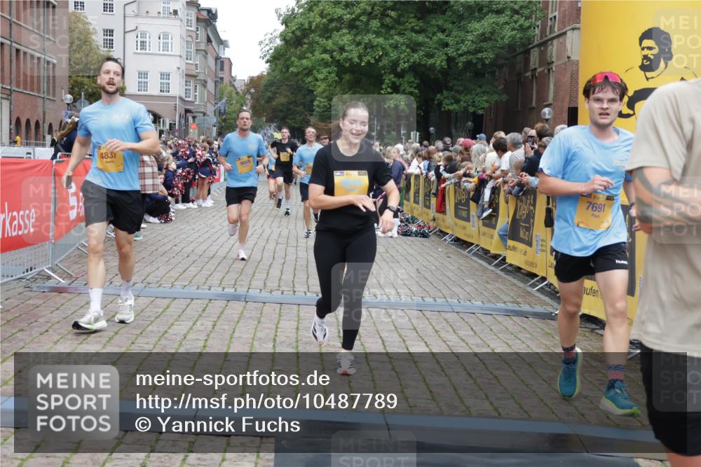 13.09.2026 - Kiel Lauf Yannick Fuchs http://msf.ph/oto/10487789 13.09.2026 10:30:49 Ziel 1574, 1726, 5268, 6291, 8862, 9866, 9868, 10543, 12566, 314, 457, 556, 629, 1203, 1454, 1734, 2149, 2379, 2441, 2756, 2762, 4287, 4438, 4471, 4477, 4837, 5384, 5592, 5745, 5967, 7691, 7703, 7844, 8122, 9060, 9644, 9669, 10019, 10129, 10368, 11237, 11781, 12491, 419, 967, 1187, 3298, 4933, 5612, 6450, 9919, 11040, 11669, 556, 563, 4837, 5082, 7152, 7691, 7818, 8582, 9644, 9669, 10019 meine-sportfotos.de