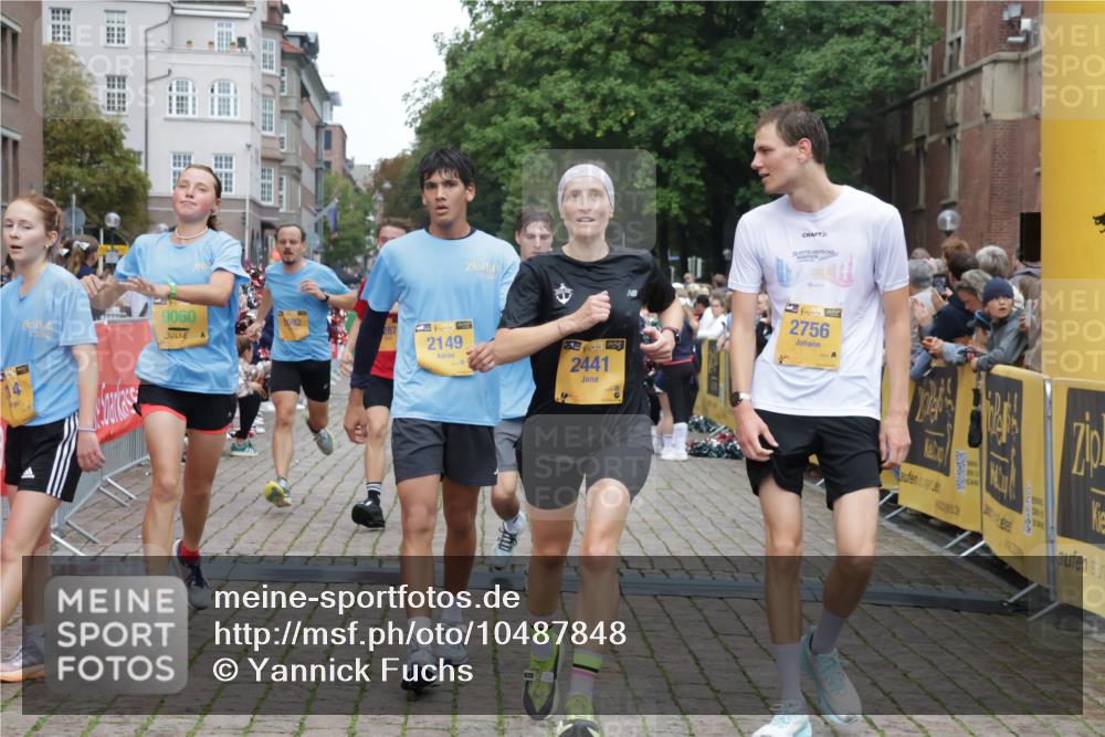 13.09.2026 - Kiel Lauf Yannick Fuchs http://msf.ph/oto/10487848 13.09.2026 10:31:09 Ziel 419, 967, 1187, 1834, 2256, 4771, 5035, 5612, 7024, 7330, 9919, 11040, 11669, 457, 1574, 1726, 2379, 2441, 3298, 4287, 4933, 5268, 5592, 5745, 6291, 6450, 8862, 9060, 9866, 9868, 9919, 10368, 10543, 11237, 12566, 227, 3231, 3727, 4446, 5251, 5813, 7335, 7402, 7834, 7863, 8496, 10780, 11329, 314, 457, 629, 1203, 2149, 2379, 2441, 2756, 4287, 5592, 5745, 5967, 7703, 7844, 9060, 10368, 11237 meine-sportfotos.de