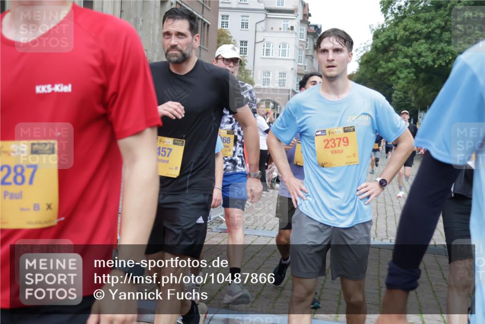 13.09.2026 - Kiel Lauf Yannick Fuchs http://msf.ph/oto/10487866 13.09.2026 10:31:13 Ziel 227, 1834, 2256, 4771, 5035, 5251, 5612, 7024, 7330, 10780, 419, 967, 1187, 1574, 1726, 3298, 4933, 5268, 6291, 6450, 8862, 9866, 9868, 9919, 10543, 11040, 11669, 12566, 866, 1196, 1300, 3231, 3727, 4446, 5813, 5991, 7335, 7402, 7834, 7863, 8496, 8645, 8761, 10489, 11329, 314, 457, 2149, 2379, 2441, 2756, 4287, 5592, 5745, 6291, 7703, 8862, 9060, 10368, 11237 meine-sportfotos.de