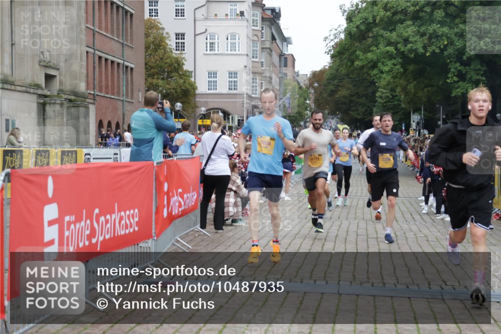 13.09.2026 - Kiel Lauf Yannick Fuchs http://msf.ph/oto/10487935 13.09.2026 10:31:45 Ziel 900, 1076, 1626, 1981, 4234, 4616, 5071, 5134, 5868, 5870, 6045, 6220, 6985, 7375, 7476, 7749, 8531, 9225, 9438, 10768, 11193, 12028, 12361, 227, 866, 1196, 1300, 1834, 2256, 3231, 3727, 4234, 4446, 4771, 5035, 5251, 5813, 5991, 7024, 7330, 7335, 7402, 7834, 7863, 8496, 8645, 8761, 9225, 10489, 10780, 11329, 520, 577, 1403, 1406, 2389, 2990, 4816, 4900, 8837, 8958, 11722, 11927, 12024, 12058, 12127, 1834, 2256, 4771, 5612, 7024, 7330 meine-sportfotos.de