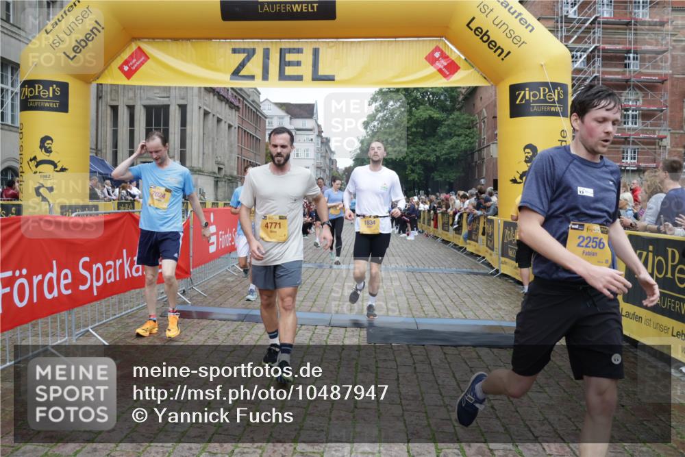 13.09.2026 - Kiel Lauf Yannick Fuchs http://msf.ph/oto/10487947 13.09.2026 10:31:49 Ziel 900, 1626, 1981, 4616, 4900, 5071, 5134, 5868, 5870, 6045, 6220, 6985, 7375, 8531, 8837, 8958, 9438, 10768, 11193, 12028, 12058, 227, 866, 1076, 1196, 1300, 3231, 3727, 4234, 4446, 5035, 5071, 5251, 5813, 5991, 7335, 7402, 7476, 7749, 7834, 7863, 8496, 8645, 8761, 9225, 10489, 10780, 11329, 12361, 153, 520, 577, 1239, 1403, 1406, 2389, 2990, 4816, 4903, 5965, 8465, 10087, 11416, 11722, 11927, 11975, 12024, 12127, 227, 1834, 2256, 4771, 5035, 5251, 5612, 7024, 7330 meine-sportfotos.de
